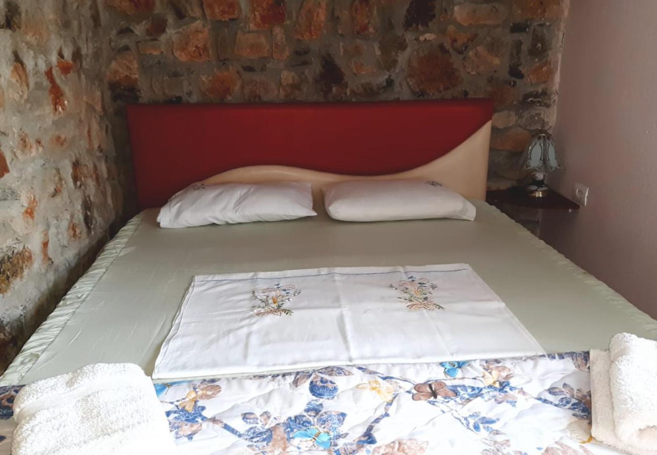 Hotel Villa Stone Dream Bar Restaurant Udenisht Zewnętrze zdjęcie