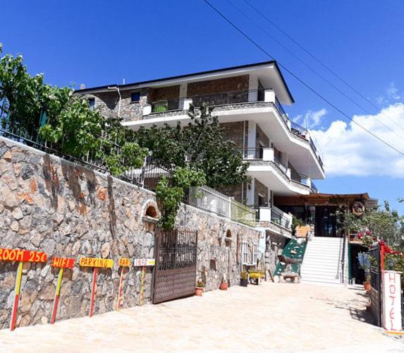 Hotel Villa Stone Dream Bar Restaurant Udenisht Zewnętrze zdjęcie