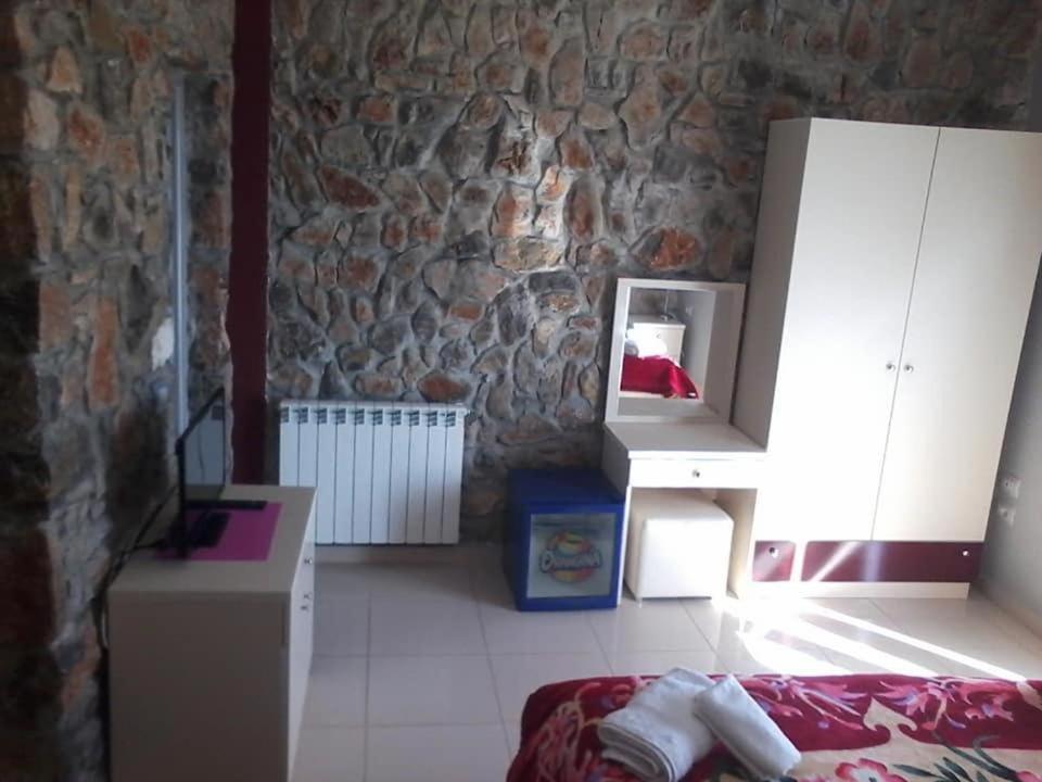 Hotel Villa Stone Dream Bar Restaurant Udenisht Zewnętrze zdjęcie